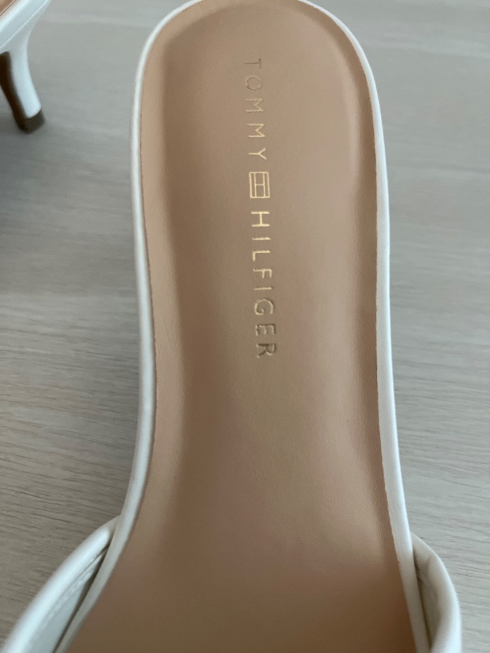 New Tommy Hilfiger Camhila Sandal - Picture 5 of 9